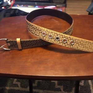 Coach signature belt